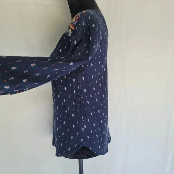 Hollister Lace Up Viscose Top Cap Shirt Tee Navy Blue Floral 3/4 Sleeve XS - Picture 3 of 10